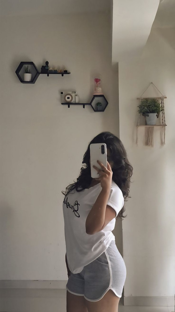 Ritika – College Girl Escort a Youthful ,charming and full of energy — Classified escort Jaipur